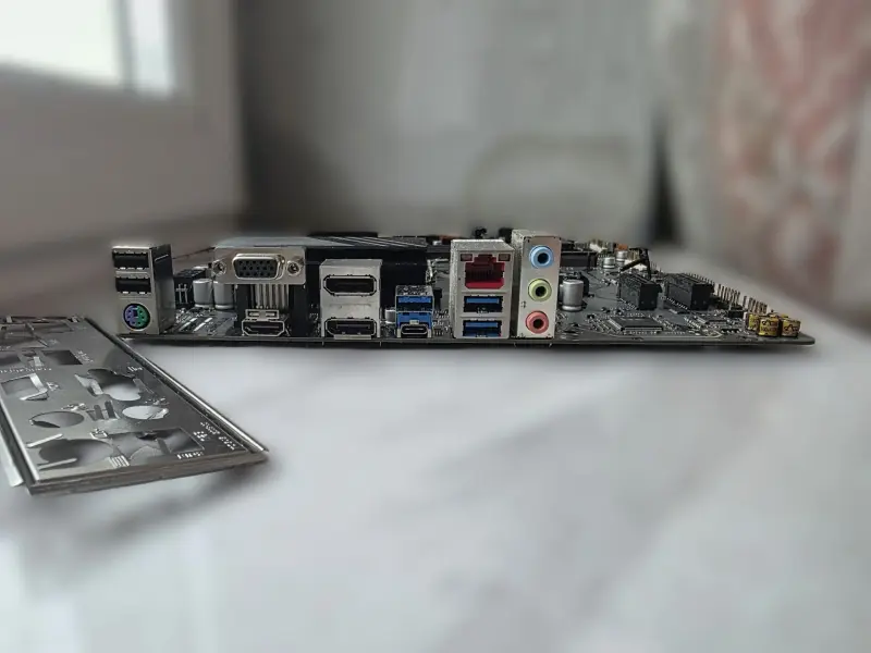 Материнская плата Gigabyte