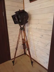 Прожектор светильник лофт на треноге штативе