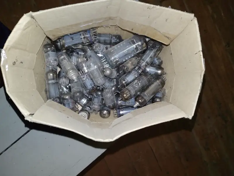 Телерадиолампа