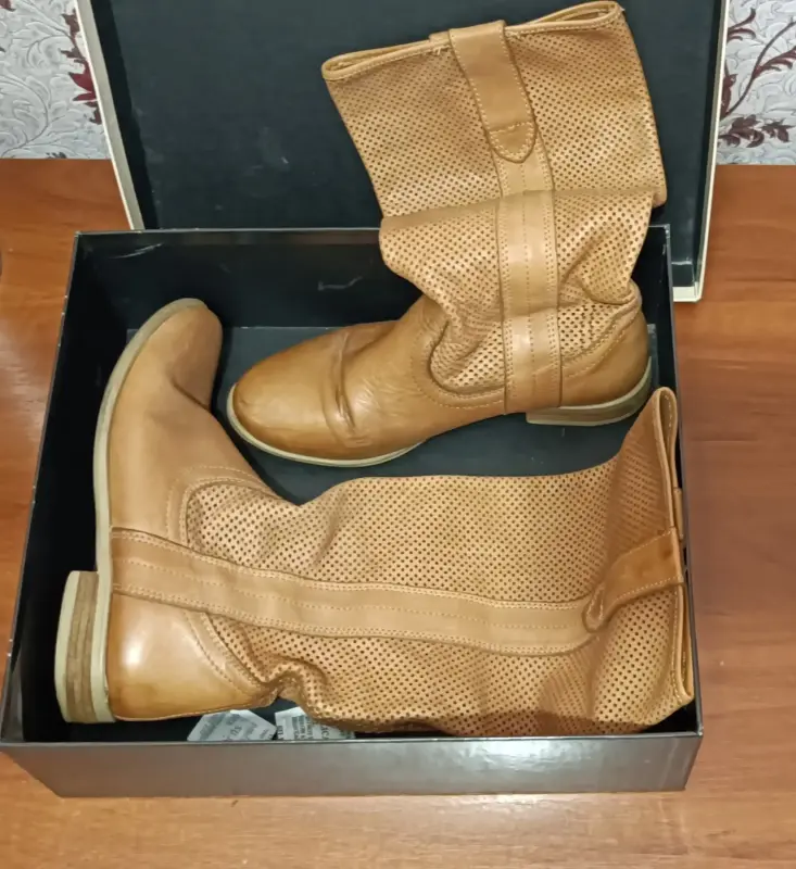 Сапоги женские, р-р 36, пр-во Италия, б/у