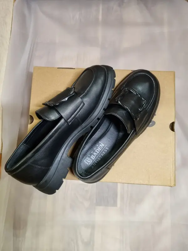 Лоферы женские