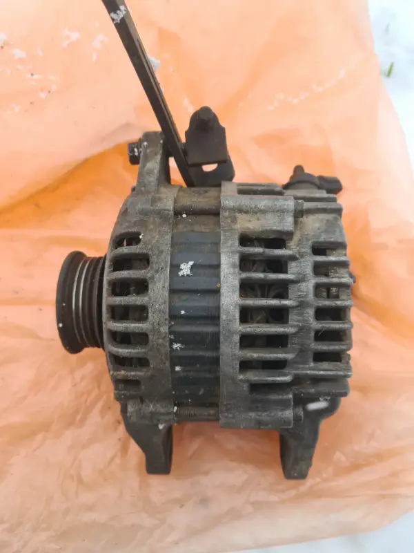 Генератор Kia Clarus 12v90a