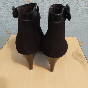 Ботильоны замшевые бу