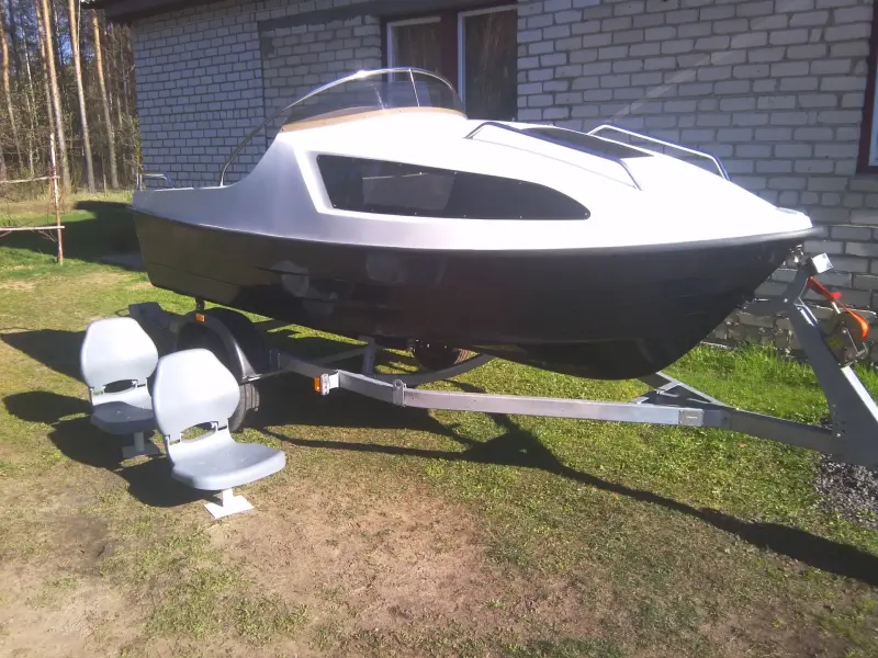 Катер Меридиан М-425К (каюта)