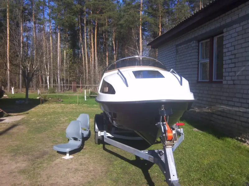 Катер Меридиан М-425К (каюта)