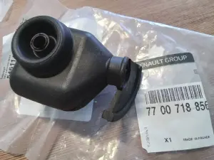 Защитный чехол 7700718856