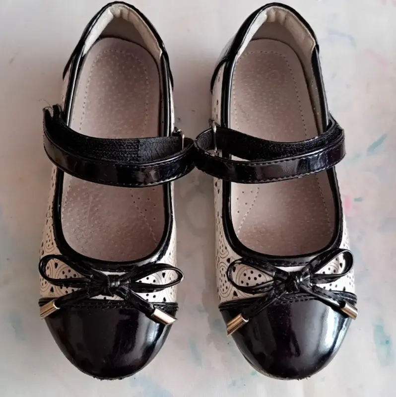 Туфли беж и черные на утренник, р.27, 29-2 пары