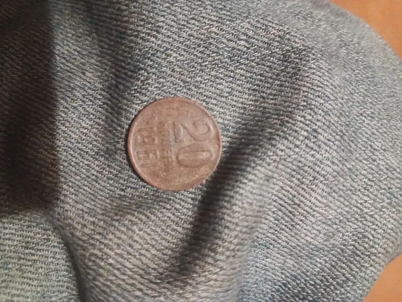 Продам монету 20 копеек 1961 года