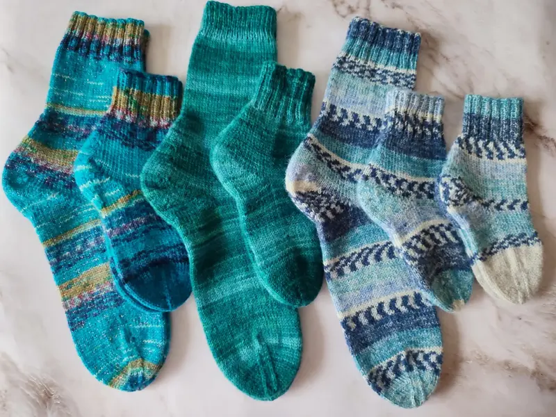 Вязаные носки для детей и взрослых