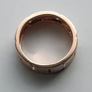 Кольцо с бриллиантами.