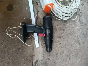 Шуруповёрт 12 V от внешнего АКБ (без) рабочий