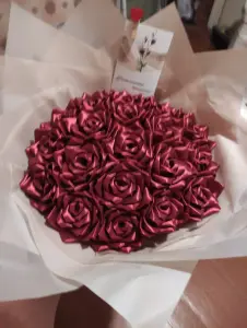 Букет из атласных роз