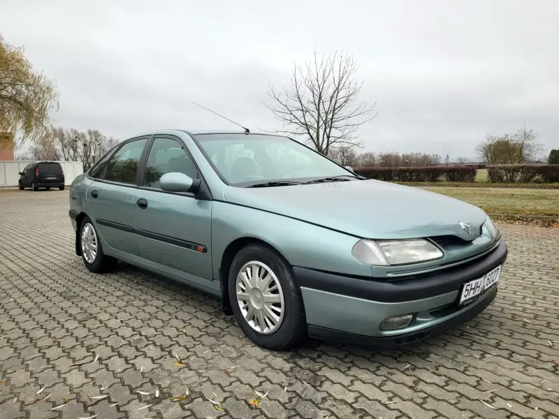 Рено лагуна 1 лифтбек 2.0i