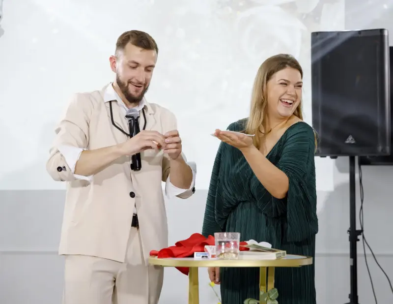 Ведущий Алексей Жилич