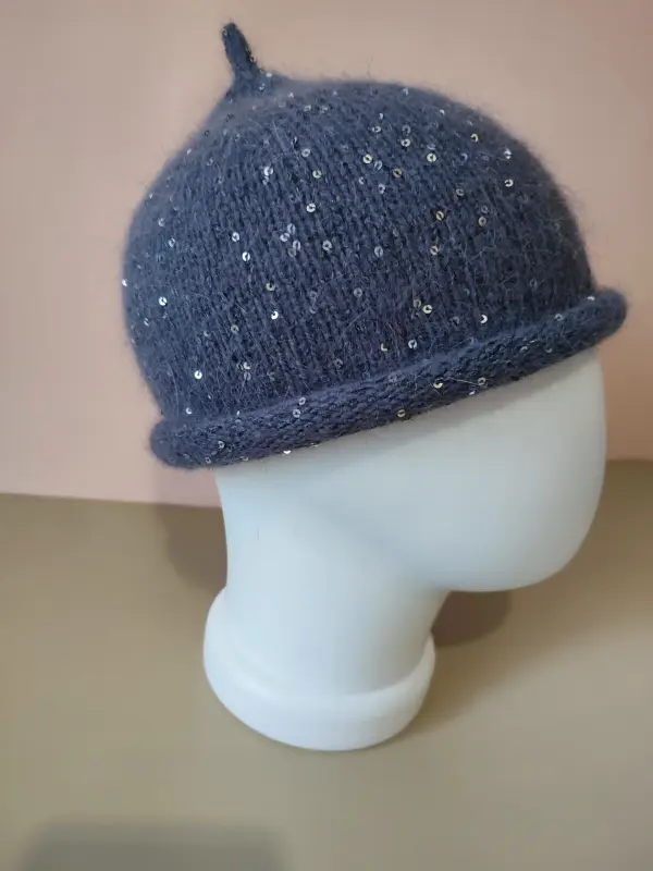 Шапка "Пипо" из пуха с итальянскими пойетками