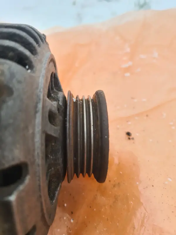 Генератор Kia Clarus 12v90a