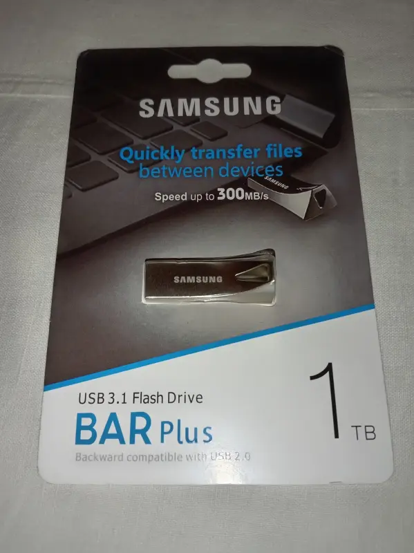 Флешка Samsung USB 3.1 1 Тб НОВАЯ