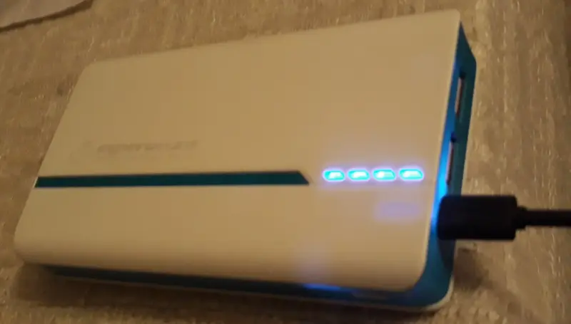 Зарядное портативное устройство Esperanza  EMP107WB (внешний аккумулятор)