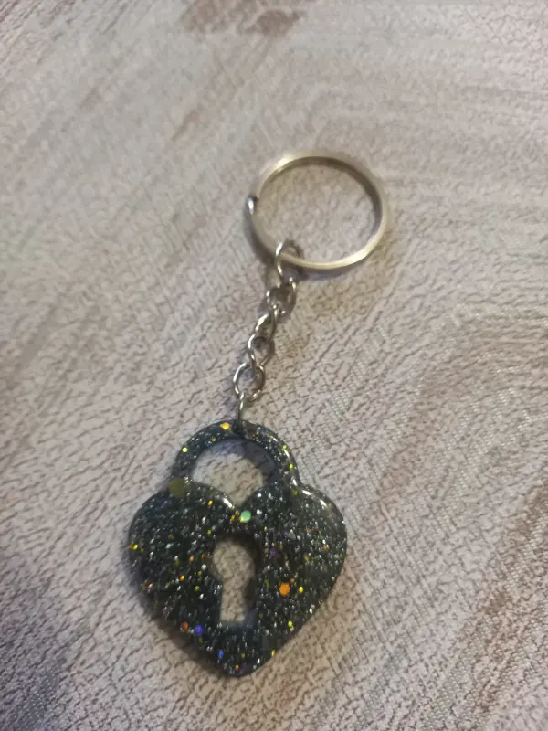 Брелки из эпоксидной смолы