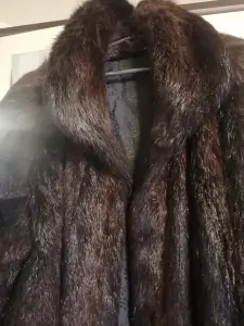 СРОЧНО... Шуба шубка  нутрия Италия