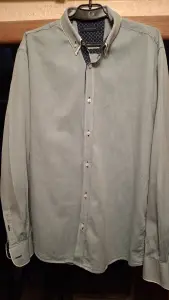 Мужские рубашеи