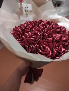 Букет из атласных роз