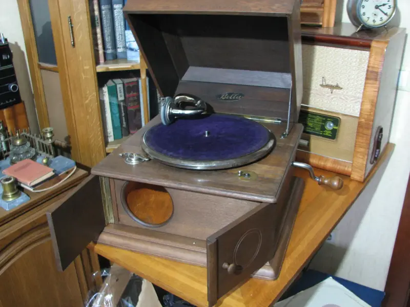 Графанола ( патефон ) Bella .1927 г..