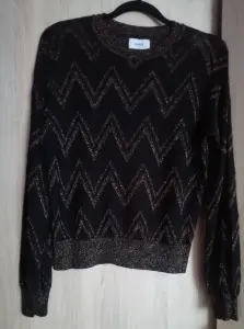 Восхитительный легкий джемпер с люрексом