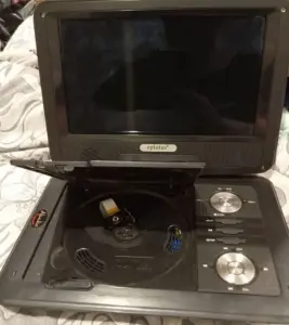 Дивиди в машину