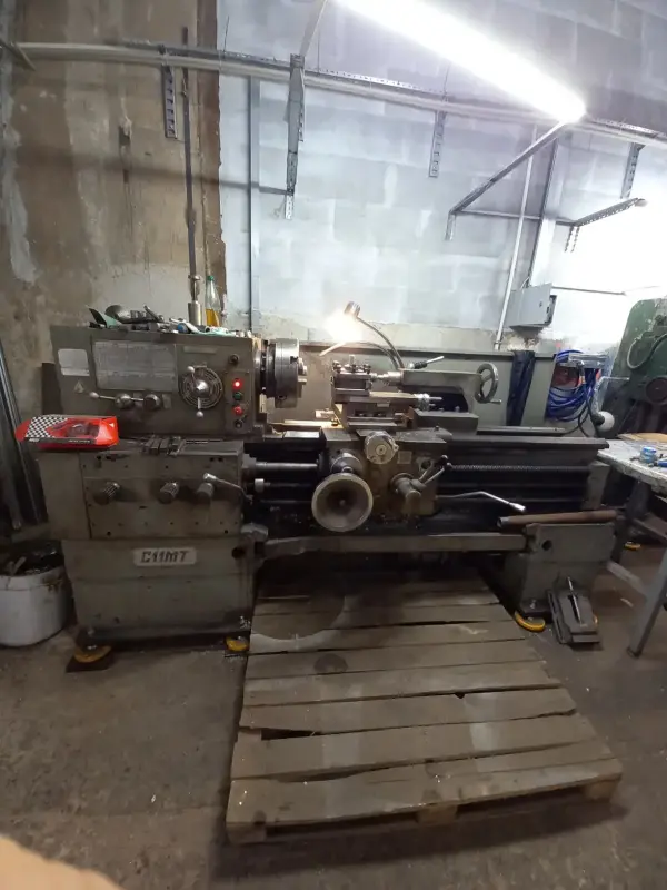 Токарно-винторезный станок с выемкой в станине мод. С11МТ, Ф515 х РМЦ 1000 мм