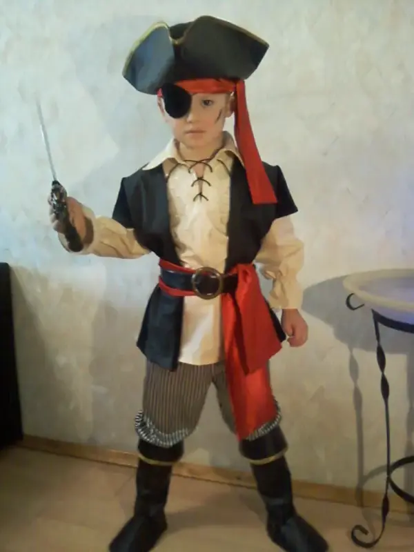 Пират карнавальный костюм.