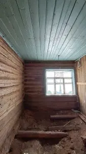 Крепкий бревенчатый дом 1960-х годов на вывоз