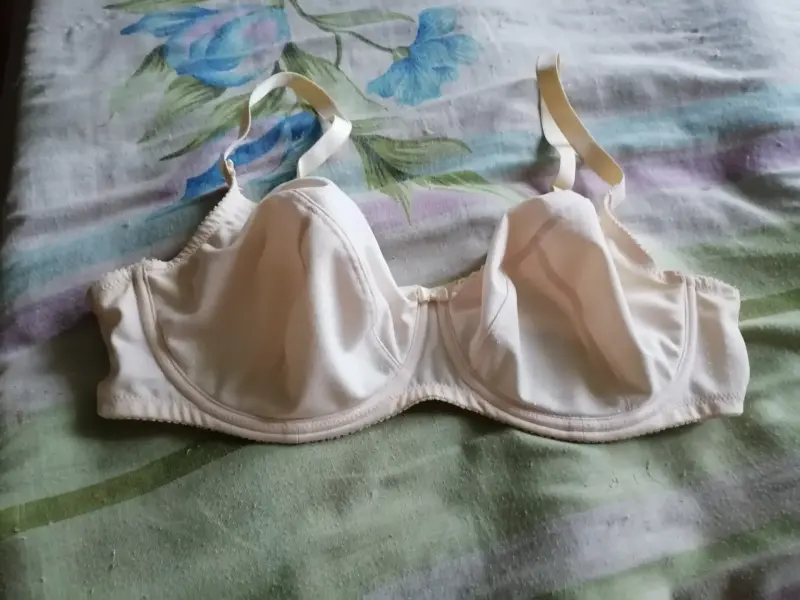 Бюстгальтер Конте и Милавица