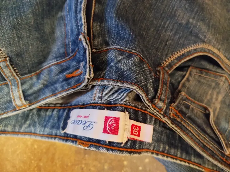 Джинсы- клеш