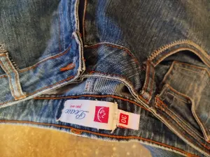 Джинсы- клеш