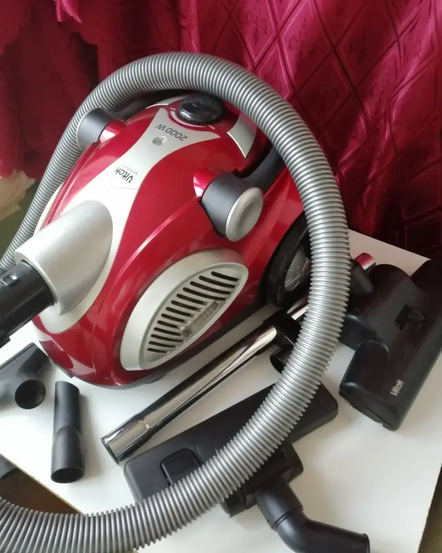 Техника для уборки - Пылесос камерный, циклонный Vitek VT-1829R в отличном состоянии - Вся Беларусь - Фото 3 Пылесос камерный, циклонный Vitek VT-1829R в отличном состоянии - Вся Беларусь - 229527 - Доска объявлений Kupika.by - Фото 3