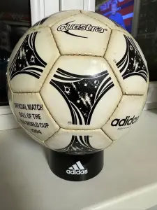 Футбольный мяч