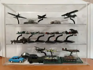 Стеллаж-витрина для моделей DeAgostini.