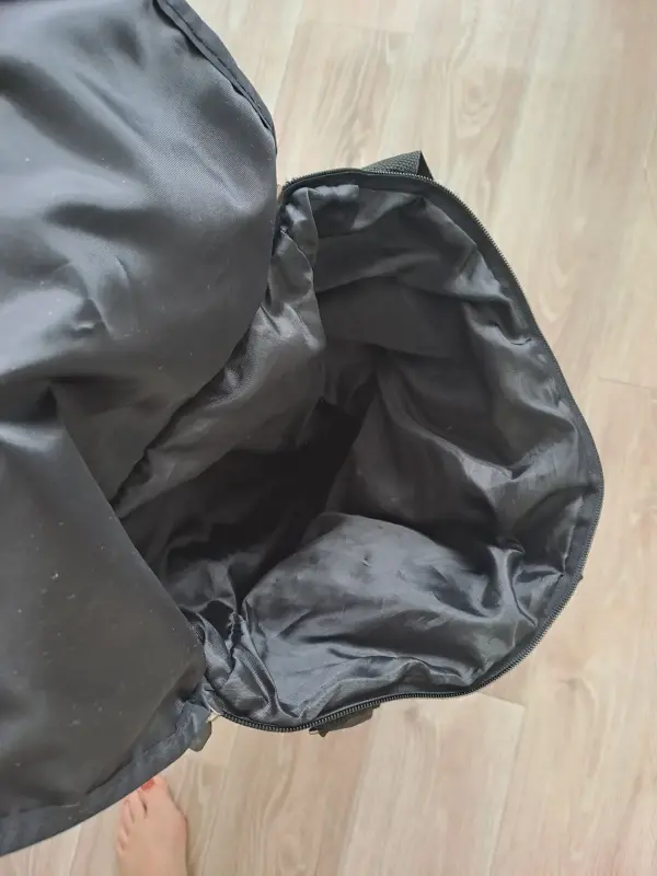 Компактная сумка на больших колёсах