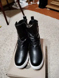 Женские полусапожки