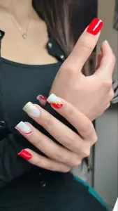 Маникюр и педикюр ст метро Уручье