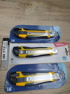 Ножи канцелярские с лезвиями Цена за все.