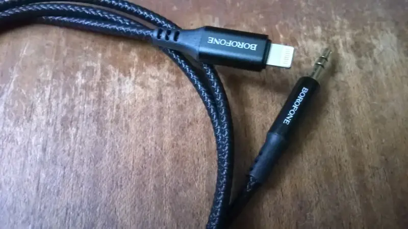 Кабель Borofone BL7 Lightning - 3.5 Jack (1 м, черный)