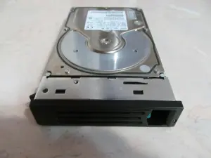 Жесткий диск IBM DNES-309170 E182115 HG 9 Гб SCSI Б.У.
