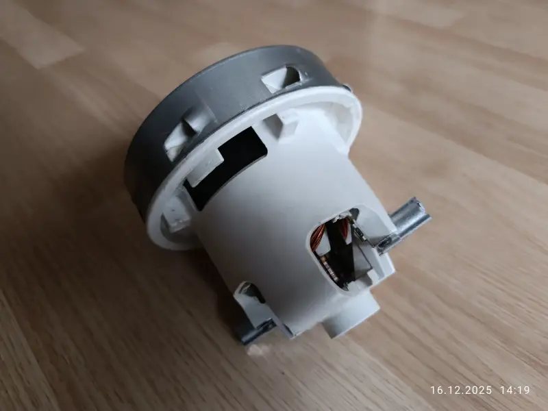 Двигатель для пылесоса 1400 вт.