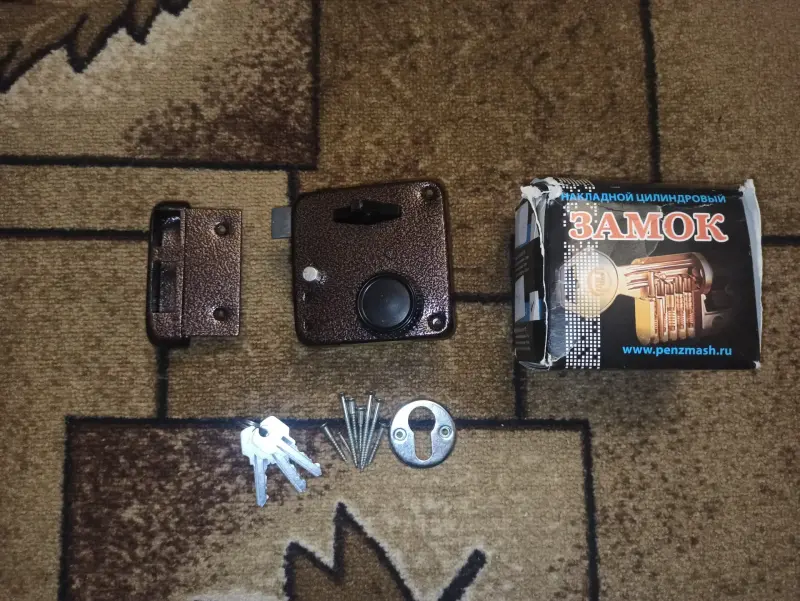 Замок накладной