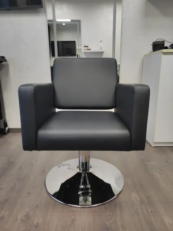 Парикмахерское кресло