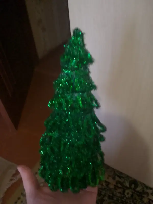 Продам ёлочку настольную