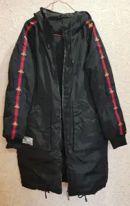 Зимняя двухсторонняя дизайнерская пальто-парка с капюшоном и застежкой-молнией.