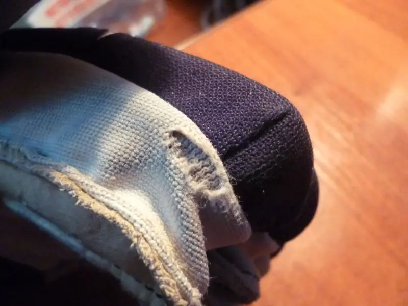 Перчатки хоккейные CCM PRO GARD ULTRA 100